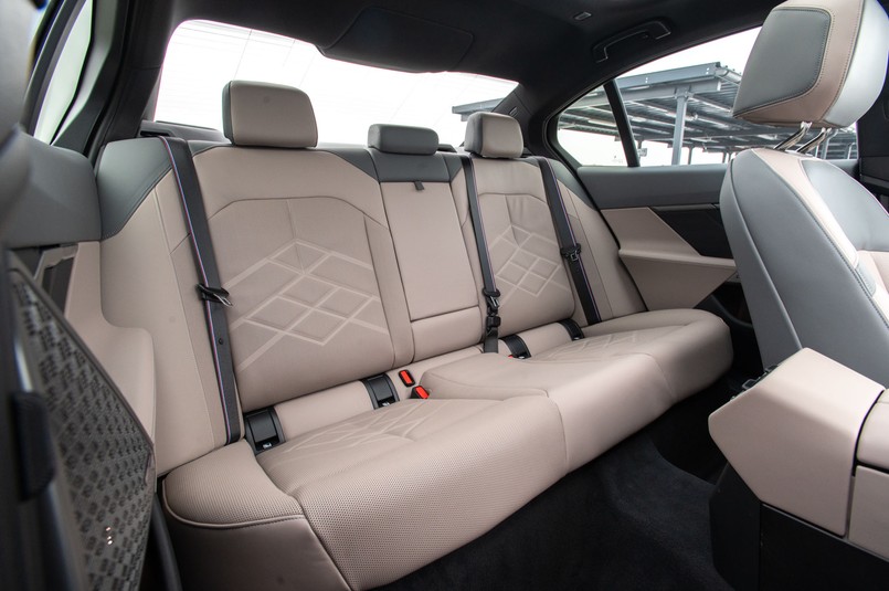 BMW 550e