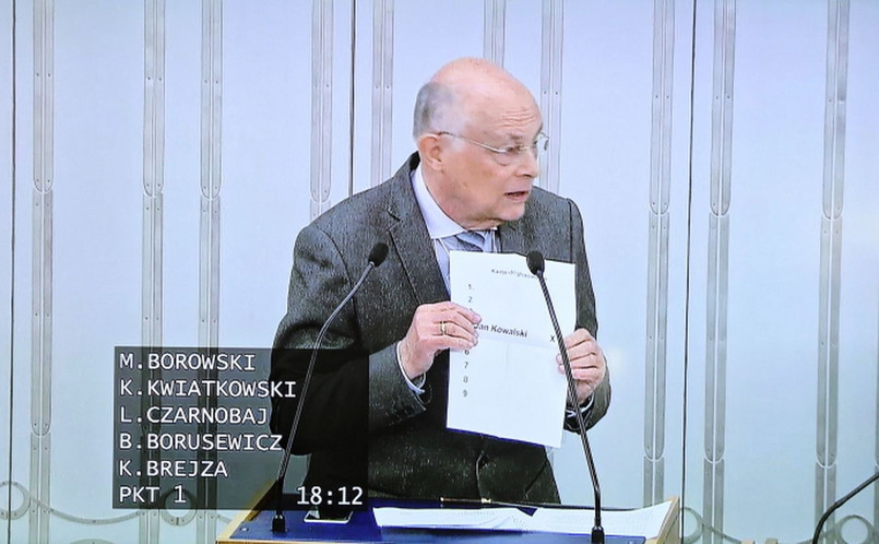 Borowski: Premier przypomniał sobie o emerytkach z rocznika 1953 r. Senacki projekt od pół roku jest w sejmowej zamrażarce