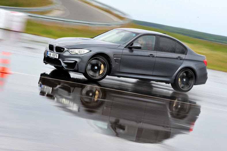 BMW M3 (R6 biturbo/431 KM/4,1 s/1560 kg)