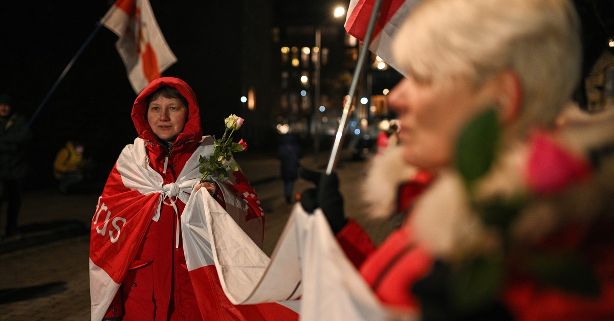 Uwolnienie 123 więźniów politycznych. Znamy kulisy tajnych rozmów z Łukaszenką [NEWS DGP]