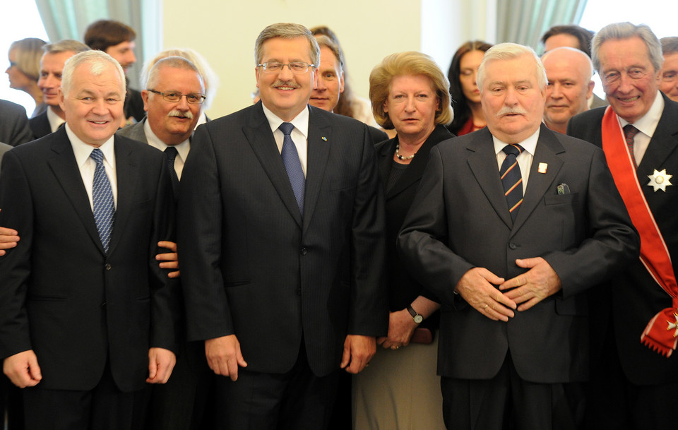 Prezydent odznaczył zasłużonych dla transformacji