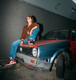 "Wspominam dawne czasy...". Stan Zapalny z nową piosenką