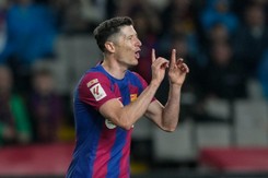 Zobacz hat-trick Lewandowskiego. Gol z rzutu wolnego to dzieło sztuki [WIDEO]