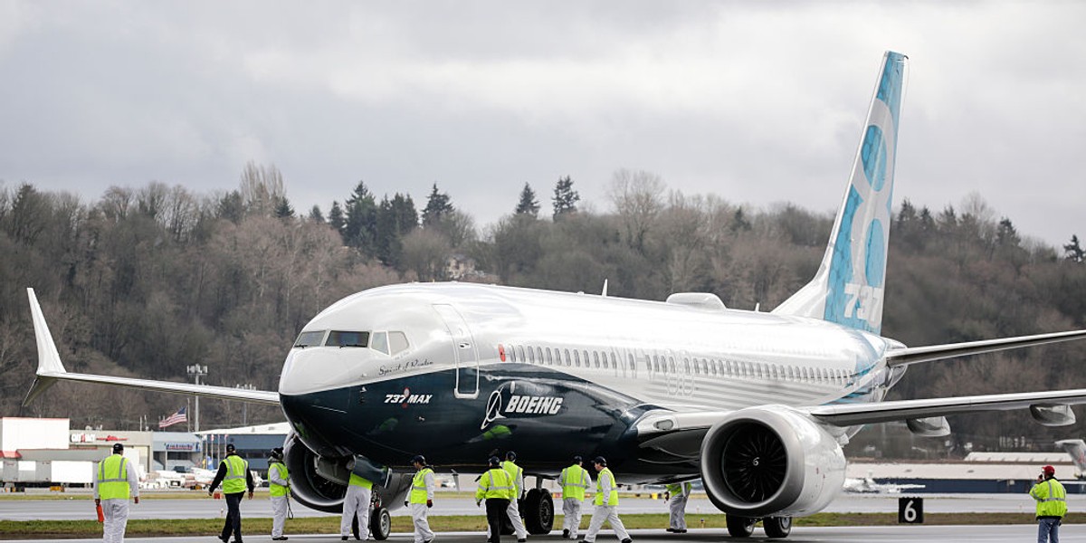 Należący do Ethiopian Airlines Boeing 737 Max 8 rozbił się w niedzielę rano kilka minut po starcie z lotniska w stolicy Etiopii. Na pokładzie było 149 pasażerów i 8 członków załogi. Na zdjęciu: 737 MAX 8 na lotnisku w Seattle