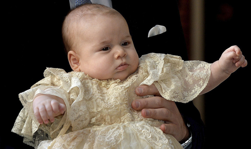 Było też rodzeństwo księżnej Kate, młodszy brat Williama, książę Harry i ich przyjaciele z dzieciństwa i ze studiów na Uniwersytecie St Andrews w Szkocji, gdzie się poznali.