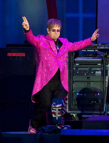 Elton John na koncercie z okazji złotego jubileuszu Elżbiety II