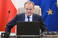 Premier Donald Tusk podczas posiedzenia rządu w siedzibie KPRM.