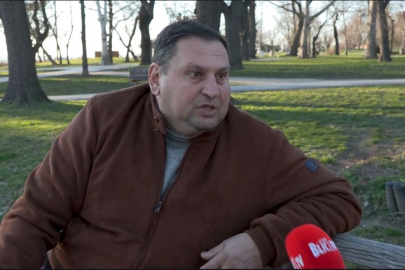 TAKI MARINKOVIĆ KIPTI OD BESA ZBOG ŠOK SNIMKA Optužili ga da prodaje na buvljaku, ovako se brani: "Ja sam MILIONER i vozim auto od 200.000 evra"