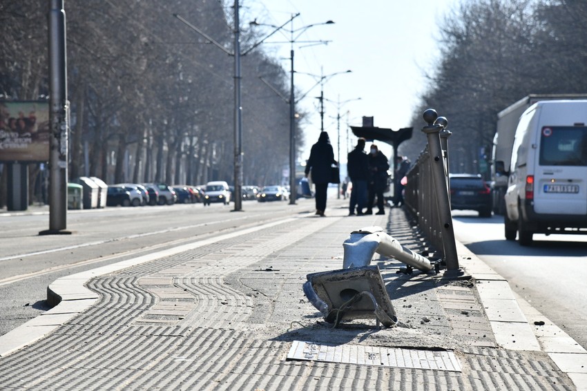 Oboren semafor na mestu nesreće