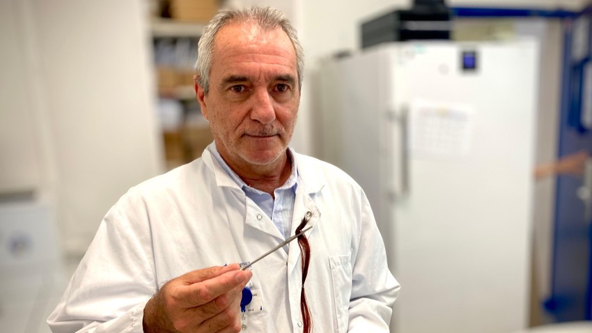Profesor Žan-Klod Alvarez testira uzorke na drogu u toksikološkoj laboratoriji | Foto: BBC