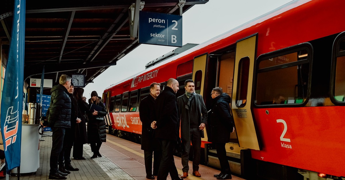 Polacy znów pokochali kolej. Zostawią samochody dla pociągów? Ruszył nowy, rekordowy rozkład