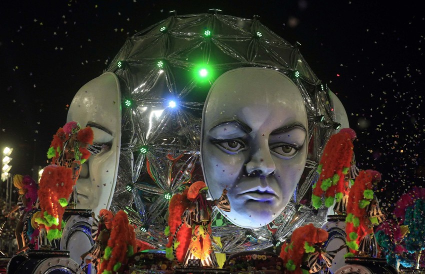 Raskoš i šarenilo blješte sa svih strana