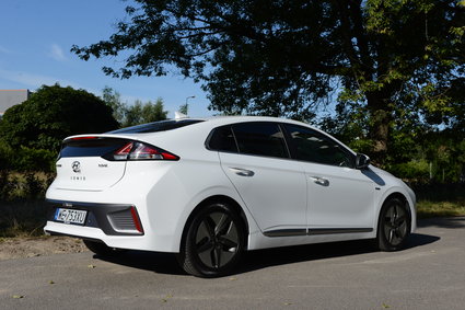 Hyundai Ioniq, czyli model, który może wygrać z Priusem