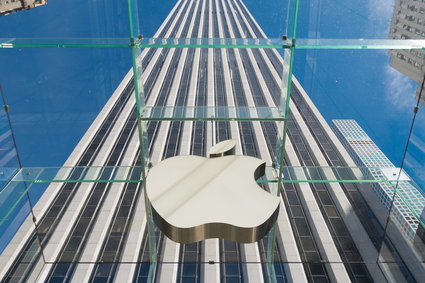 Fani Apple'a są wściekli za spowalnianie starszych iPhone'ów. Idą do sądu