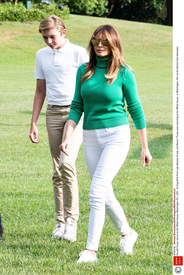 Melania Trump wraca do Białego Domu z synem Barronem