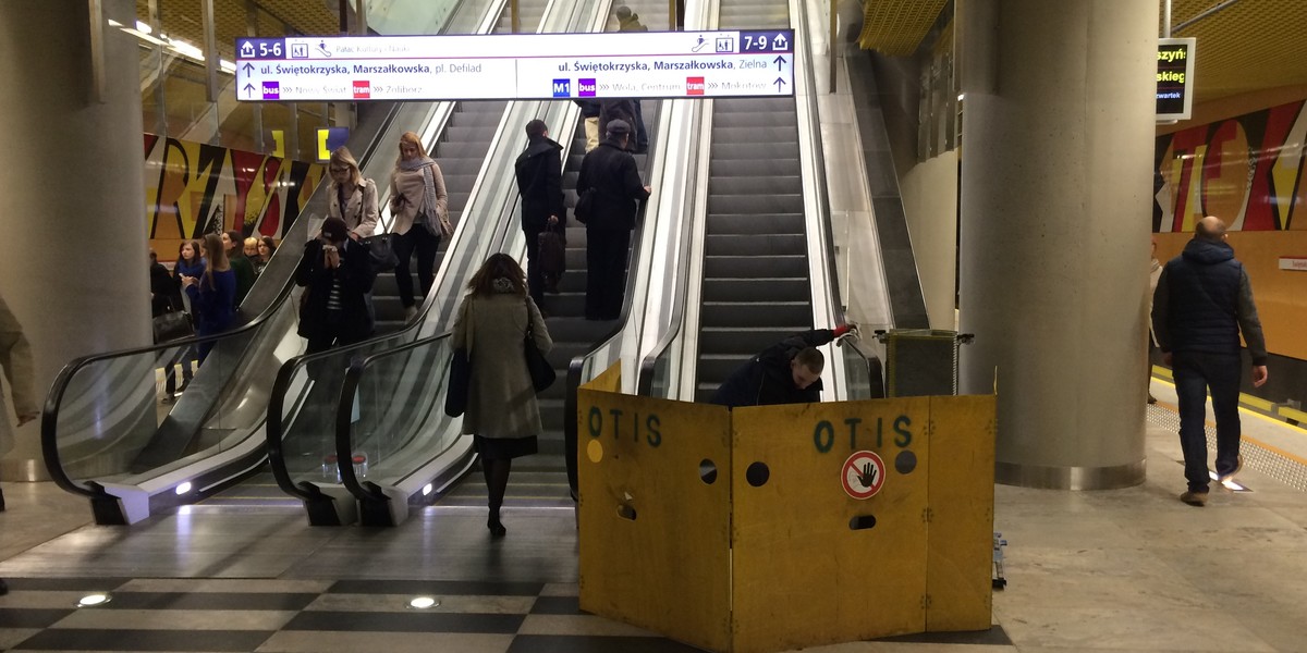 Schody w metrze ciągle się psują