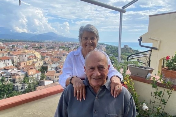 Penzioneri otišli na odmor u Italiju, nikad se nisu vratili kući: "Ovde nam je sve mnogo jeftinije"