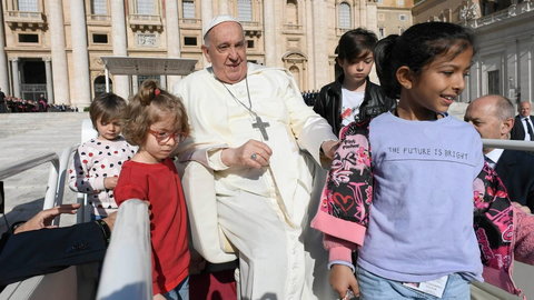 Papież do Polaków: rezygnujcie z tego, co niszczy ludzkie życie - Vatican News
