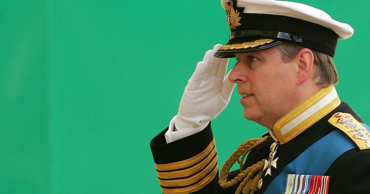 Kolejny skandal trawi rodzinę królewską. Wybucha bomba za bombą