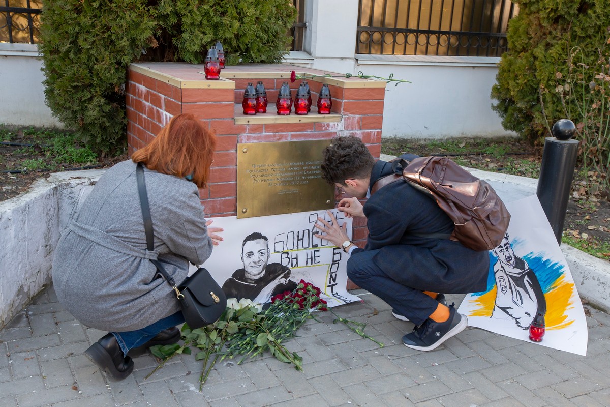 49 zatrzymanych w Rosji podczas akcji upamiętniających Nawalnego i protestów antywojennych