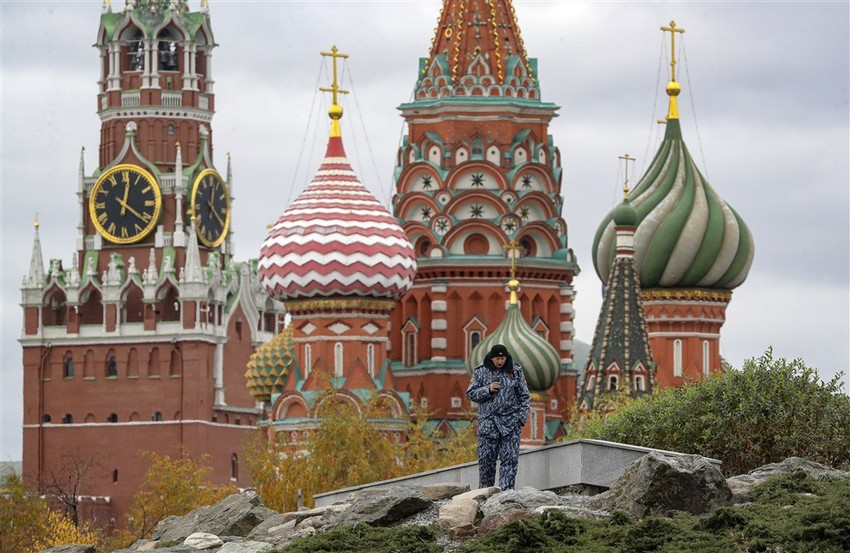 Čuvar ruske Nacionalne garde kod Kremlja
