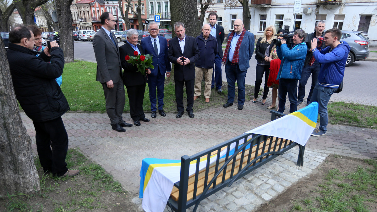 Ławeczkę upamiętniającą pochodzącego z Częstochowy aktora, należącego do pionierów polskiej kinematografii Antoniego Fertnera, odsłonięto dziś w tym mieście. Ławeczka z tablicą przypominającą postać aktora stanęła u szczytu ulicy Wieluńskiej, przy której Fertner się urodził.