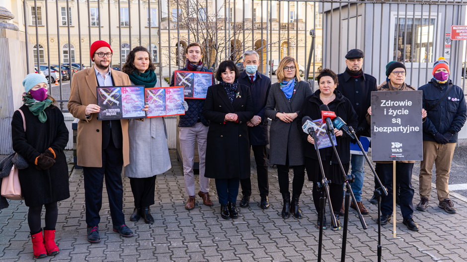 Aktywiści miejscy i lewicowi politycy uważają, że władze Warszawy niewystarczająco walczą o czyste powietrze