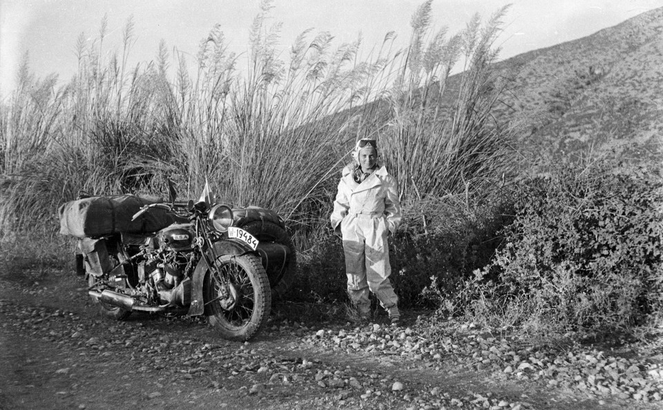Wyprawa motocyklowa do Chin Haliny Korolec-Bujakowskiej i jej męża Stacha