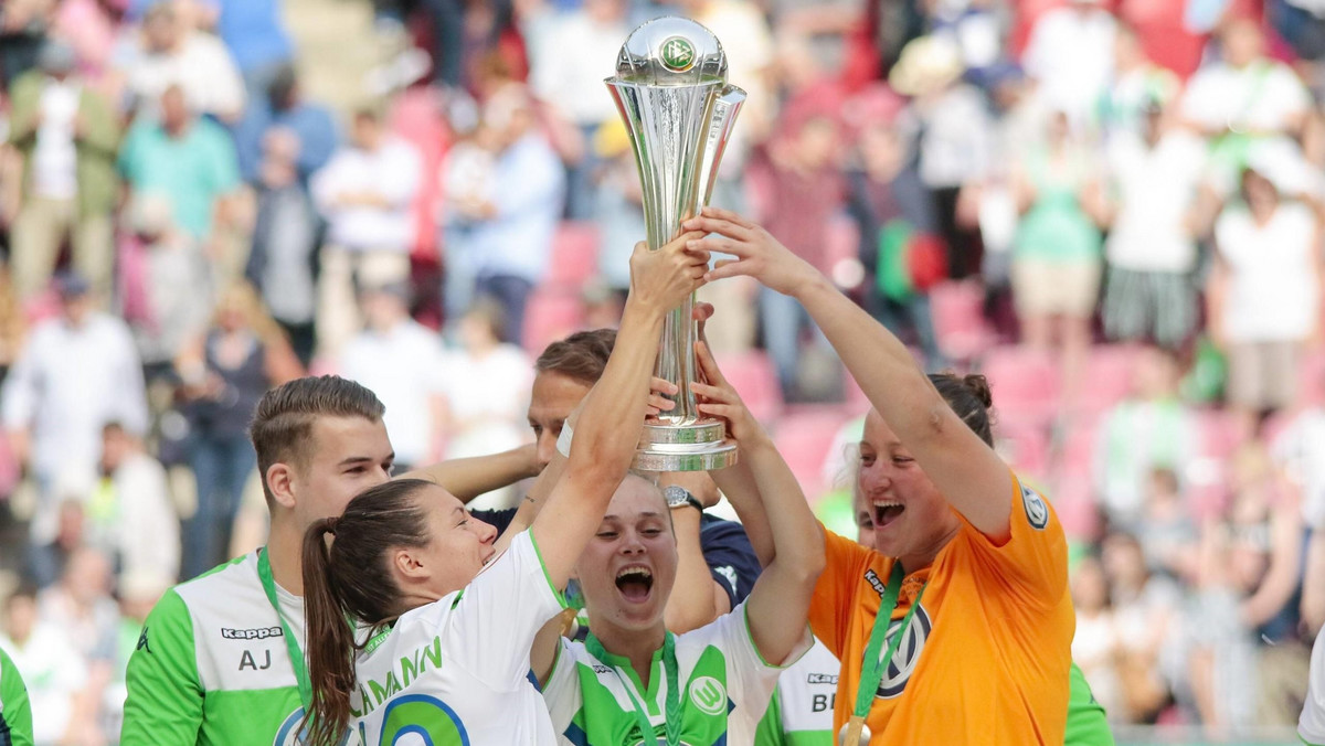 W pierwszym roku występów w nowych barwach 19-letnia Ewa Pajor zdobyła już Puchar Niemiec. Sezon może zamknąć zwycięstwem w Lidze Mistrzyń. W czwartek w Eurosporcie 1 finał kobiecej Champions League VfL Wolfsburg - Olympique Lyon.