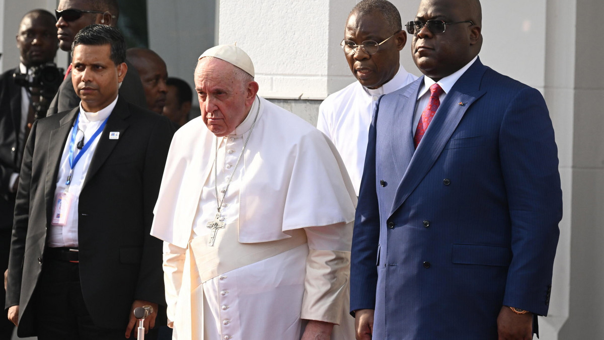 Papież Franciszek poleciał do DR Konga. "Ręce precz od Afryki!"