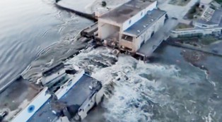 Tama na Dnieprze została zniszczona materiałami wybuchowymi "prawdopodobnie" przez Rosjan