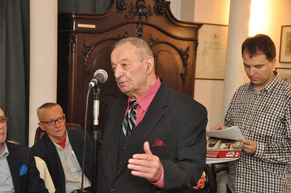 Miloje Popović Kavaja i Viktor Lazić (desno)