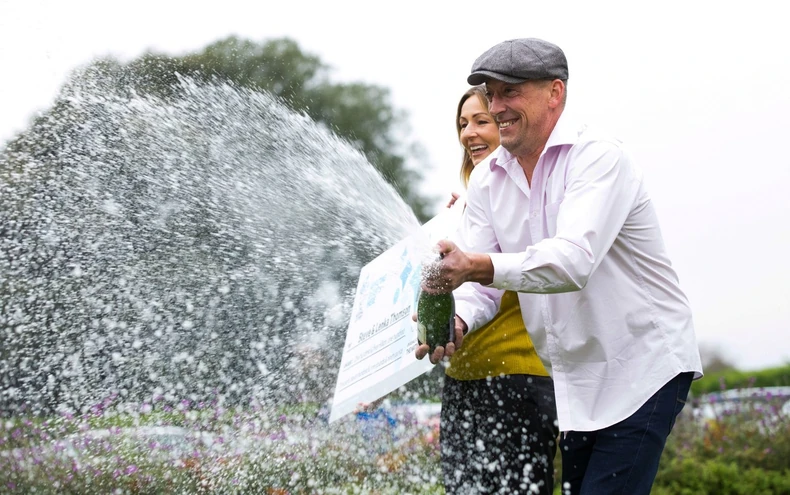 Skromni dobitnici - Stiv sa ženom Lenkom
