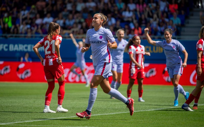 Oshoala gana el Trofeo Pichichi con el Barcelona Femini