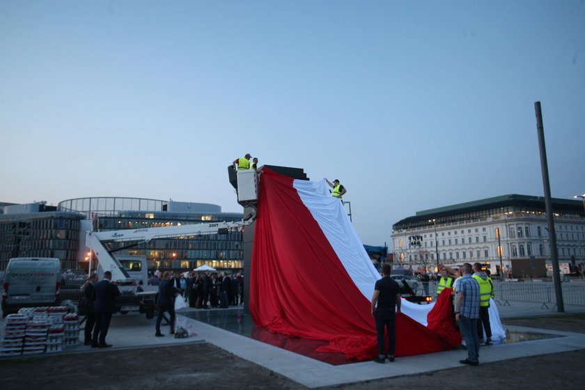 Obchody ósmej rocznicy katastrofy smoleńskiej. Relacja na żywo