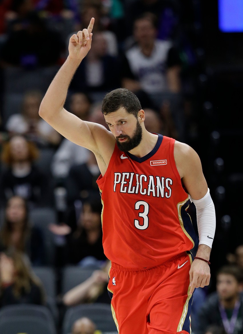 Neka plamen ognja iz Vitlejema ogreje svaku dušu, obraduje svako dete i osvetli tamu, poručio je Nikola u poruci kojom je objavio da će uplatiti pare za novu kuću Vargama