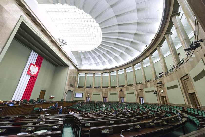 30 milionów więcej na Sejm, a nas dusi drożyzna