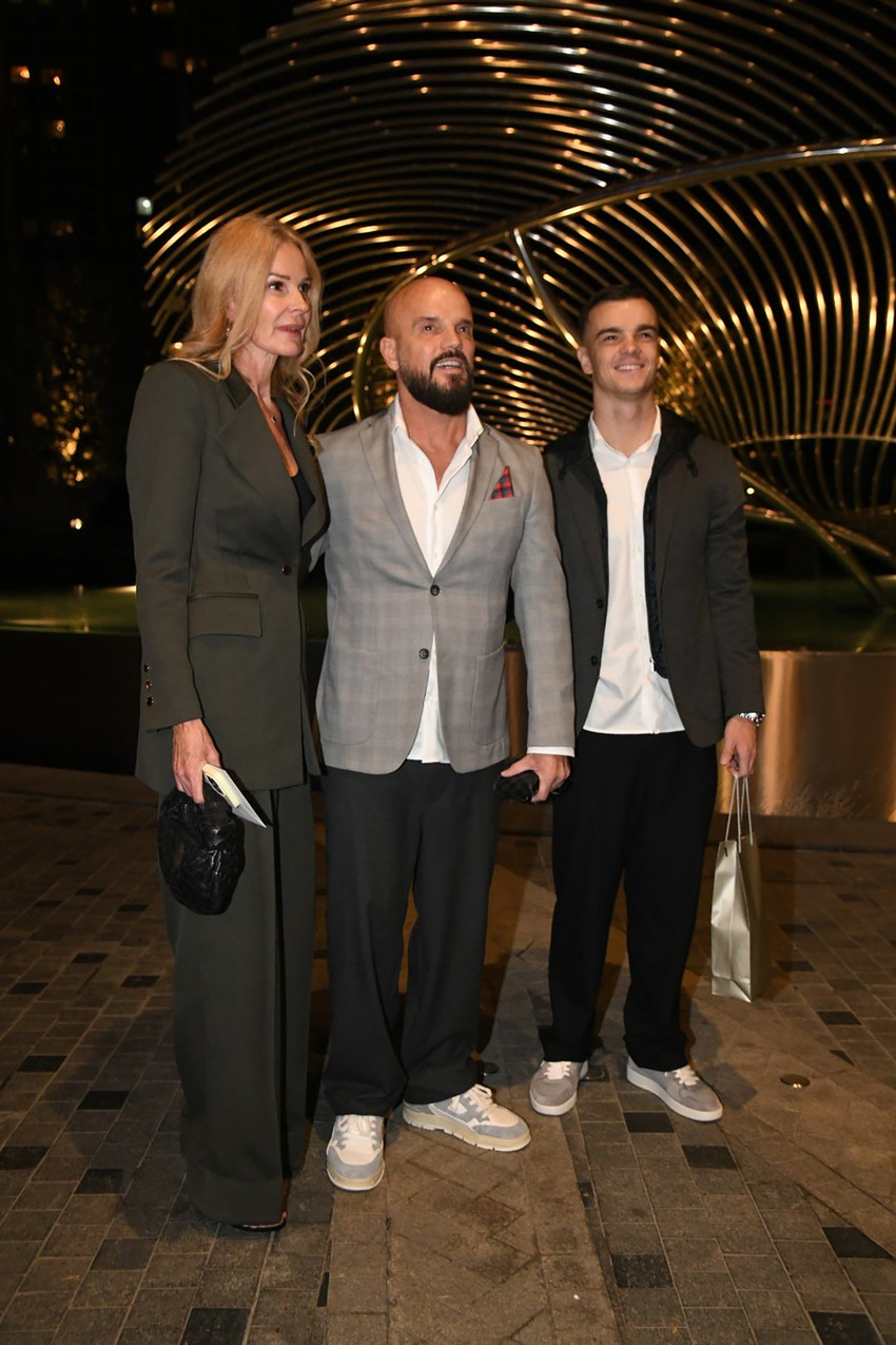 Viki Miljković slavi 18 rođendan sinu