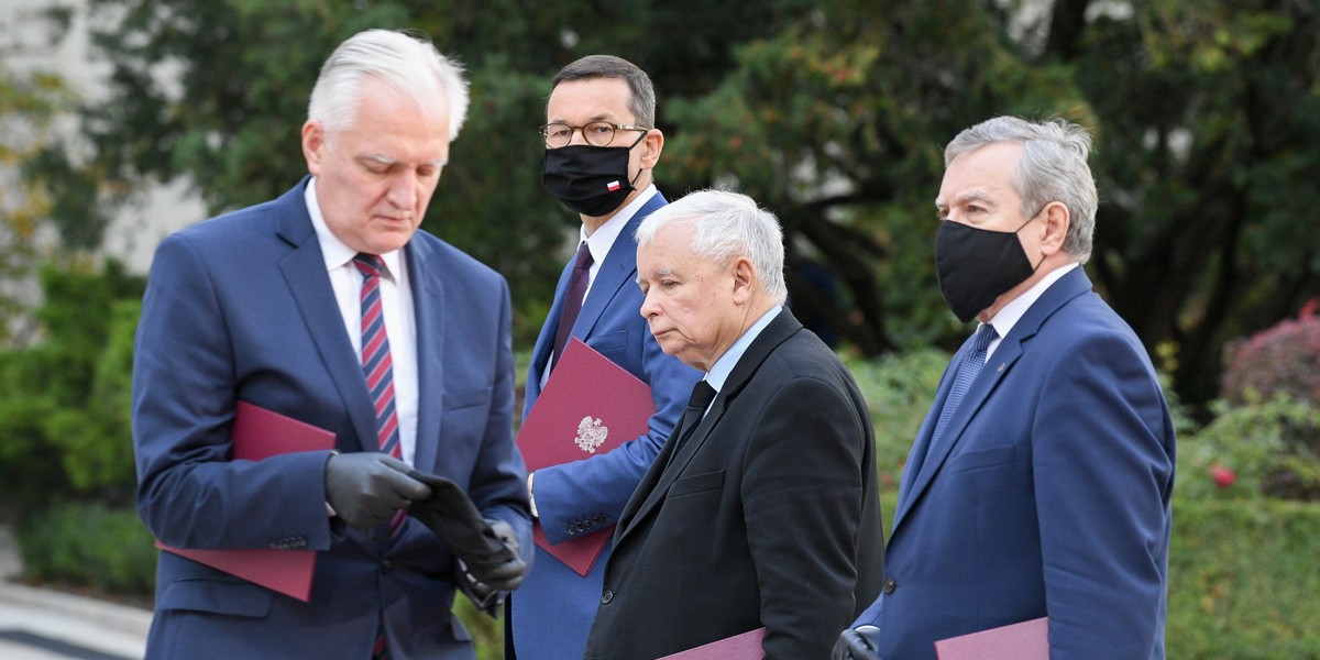 Jarosław Gowin, wicepremier oraz minister rozwoju, pracy i technologii, zapowiada, że zostaną uruchomione narzędzia wsparcia dla branż dotkniętych nowymi obostrzeniami - te, które sprawdziły się podczas wiosennego lockdownu.