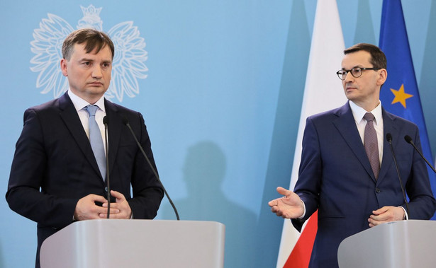 Morawiecki: Dymisja Piebiaka kończy sprawę. Prezydencki minister: Dla mnie nie