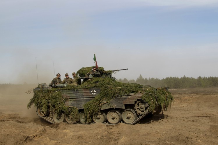 W skład wielonarodowej grupy bojowej na Litwie wchodzą jednostki Bundeswehry. 122. zmechanizowany Batalion piechoty. Na wyposażeniu piechoty zmechanizowanej są transportery Marder.