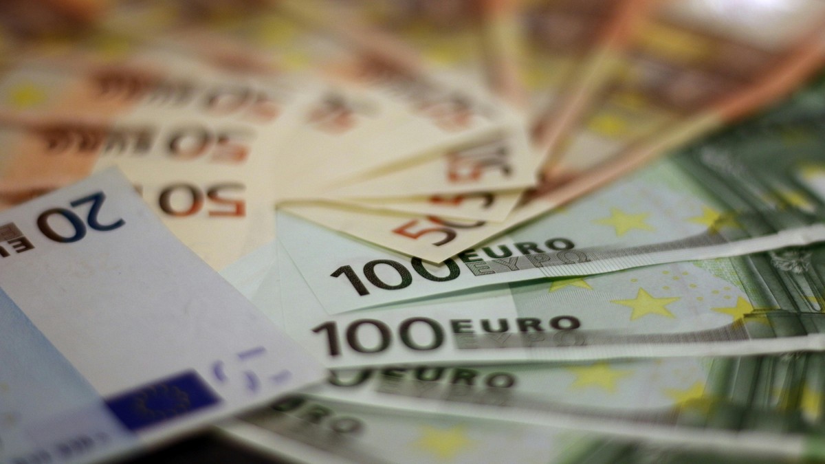 A magyar kormány nem fizette ki a 200 millió eurós bírságot – 
Brüsszel levonhatja a pénzt az uniós támogatásokból