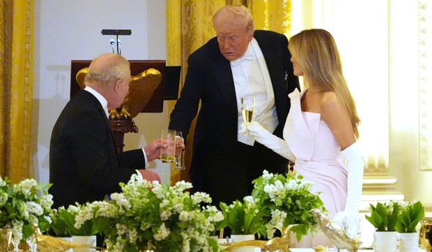 Kralj Čarls i Donald i Melanija Tramp