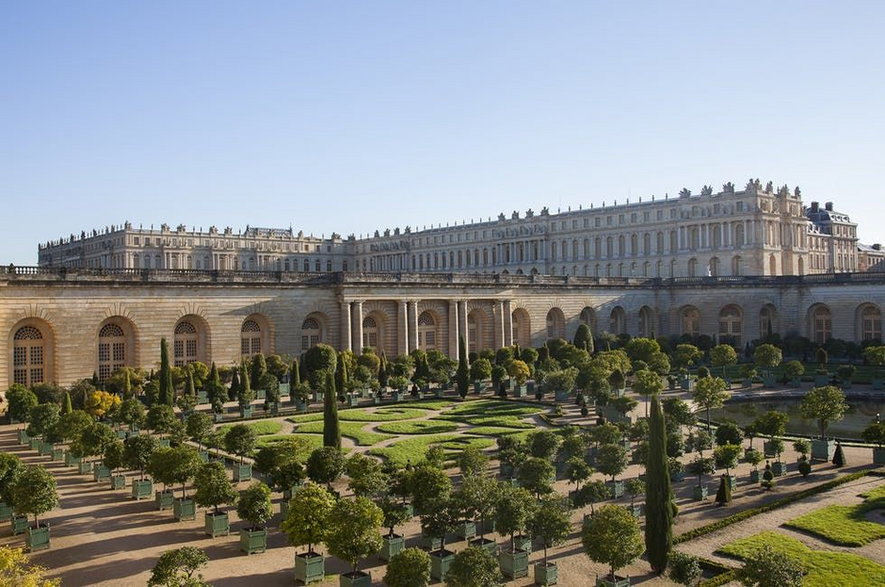 Luksusowy hotel Airelles Chateau de Versailles Le Grand Controle w Wersalu