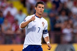 El. ME 216: Hat-trick Cristiano Ronaldo, Portugalia liderem grupy I. WIDEO