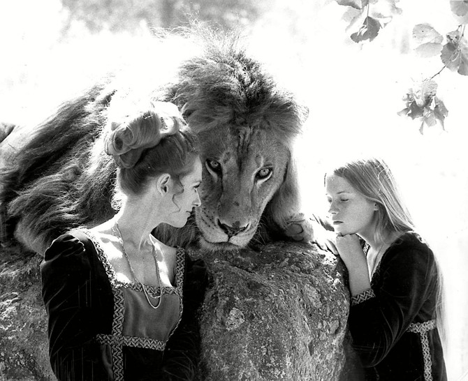 Tipi i Melani u filmu "Roar"