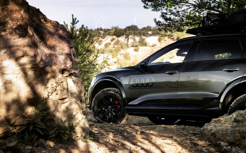 Audi Q8 e-tron edition Dakar