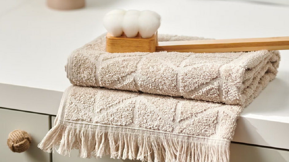 Bawełniany ręcznik łazienkowy/materiały prasowe Sinsay