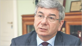 Aplikacje oblegane przez studentów prawa. Mało kto chce być doradcą prawnym