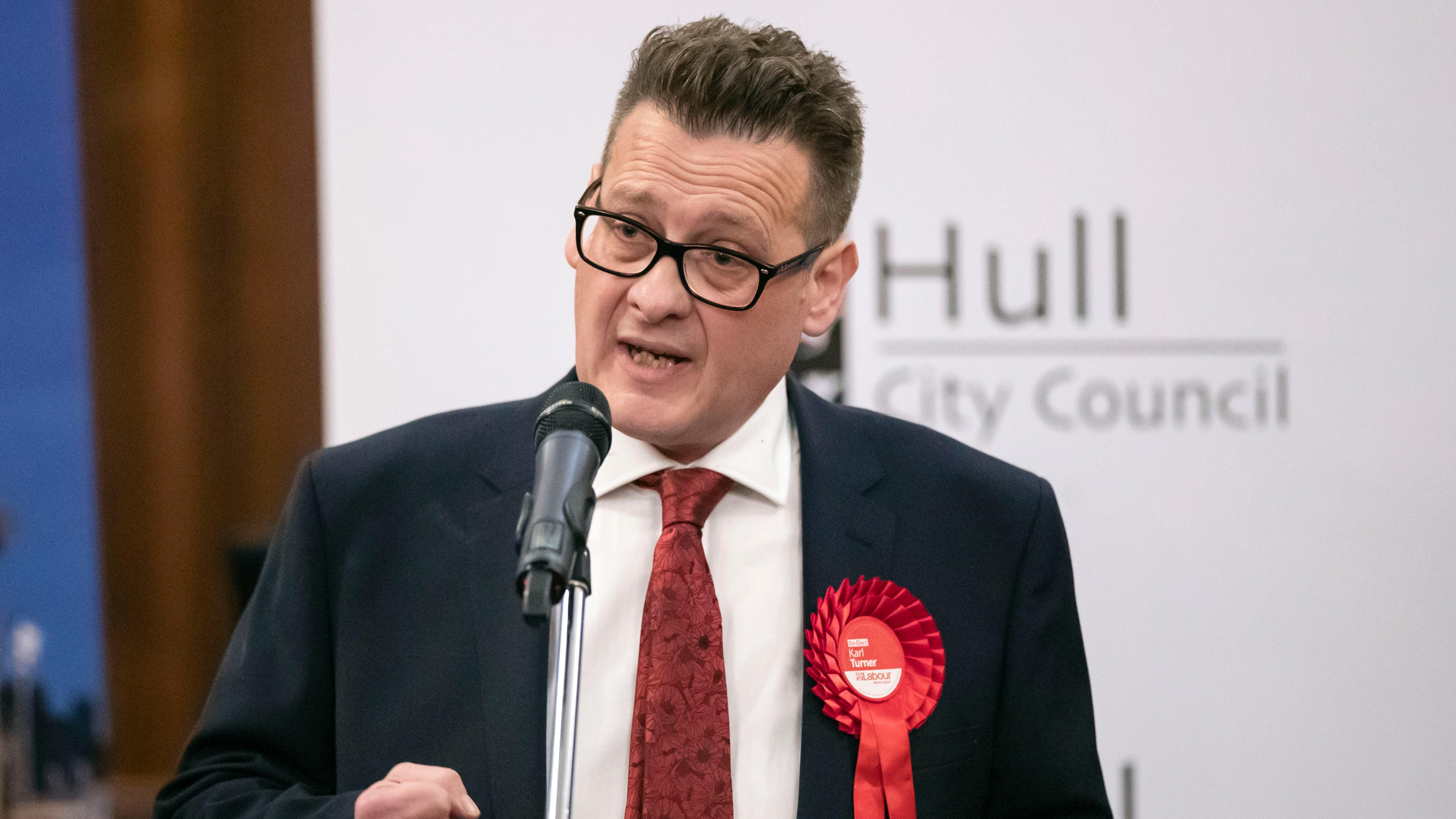 Karl Turner breaks Labour whip, says Starmer should be "ashamed of himself"